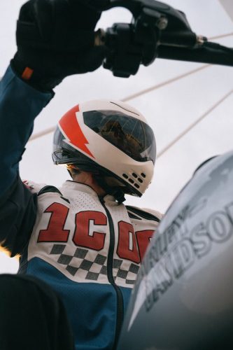 Icon Domain bukósisak - Slabtown White