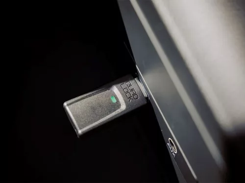 QUAD LOCK AUTÓS - Vezeték nélküli CARPLAY/ANDROID autós adapter
