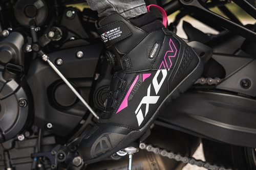 IXON RANKER Vízálló Női motoros cipő | Black/Fuchsia